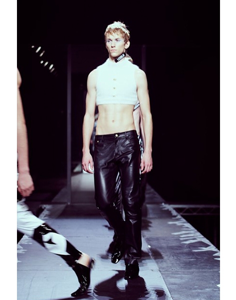 runway_197_426x639