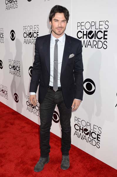 ian-somerhalder-brought-his-smolder-naturally-pcas-red-carpet