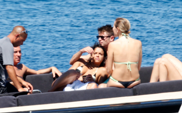 Zac-Efron-Michelle-Rodriguez (6)