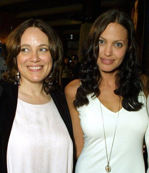 Angelina Jolie ve annesi Marcheline Bertrand