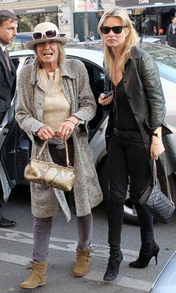 Kate Moss ve annesi Linda Moss