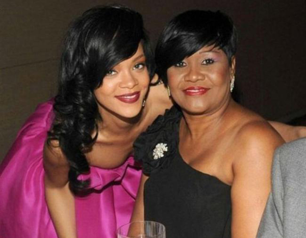 Rihanna ve annesi Monica Fenty