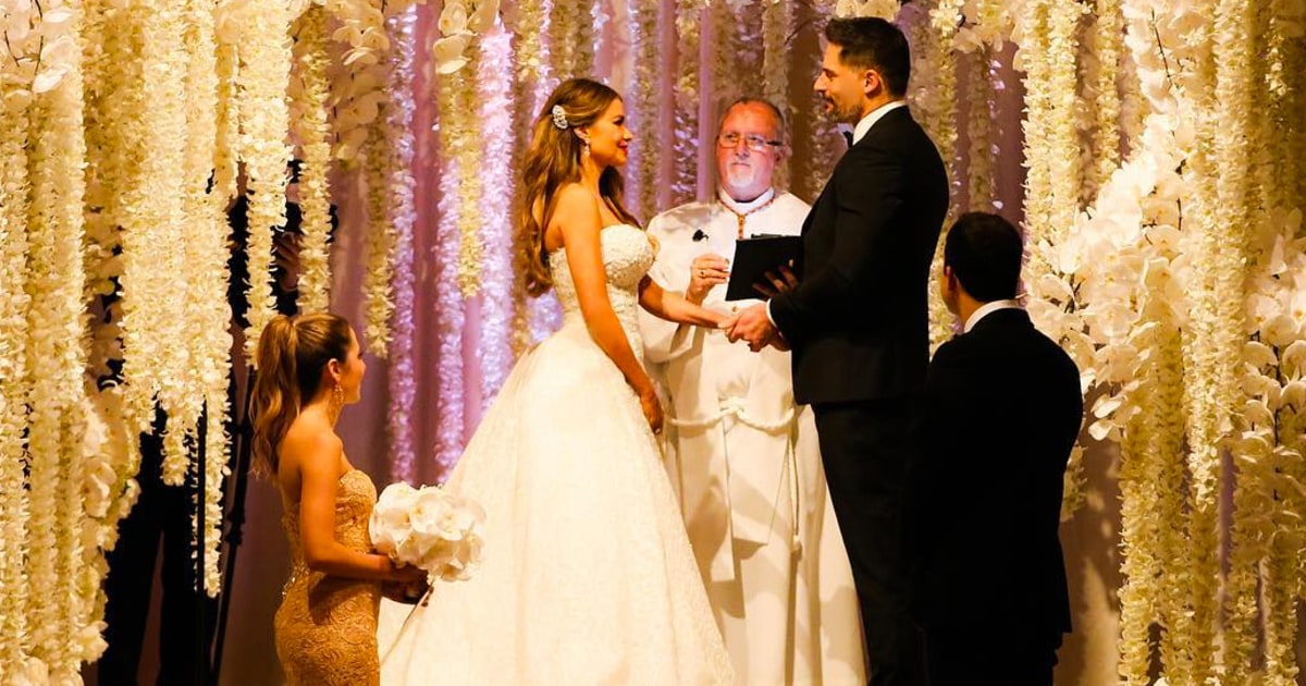 sofia-vergara-joe-manganiello-wedding-zoom-55005bd8-11da-401b-9b85-93b9a21aaf54