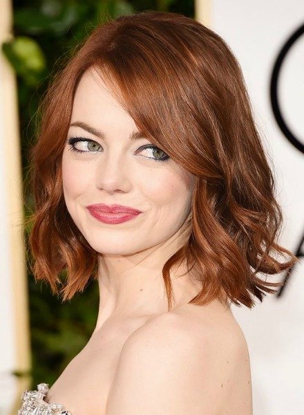 EMMA STONE'UN EN DİKKAT ÇEKİCİ SAÇ MODELLERİ 554