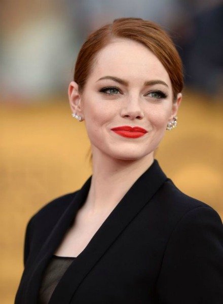 EMMA STONE'UN EN DİKKAT ÇEKİCİ SAÇ MODELLERİ xxx