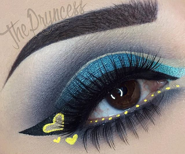 NEON EYELINER TRENDİ (5)