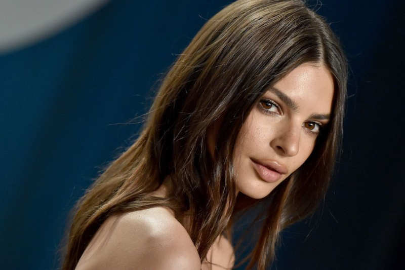 Emily Ratajkowski İlk NFT’sini 140.000 Dolara Sattı