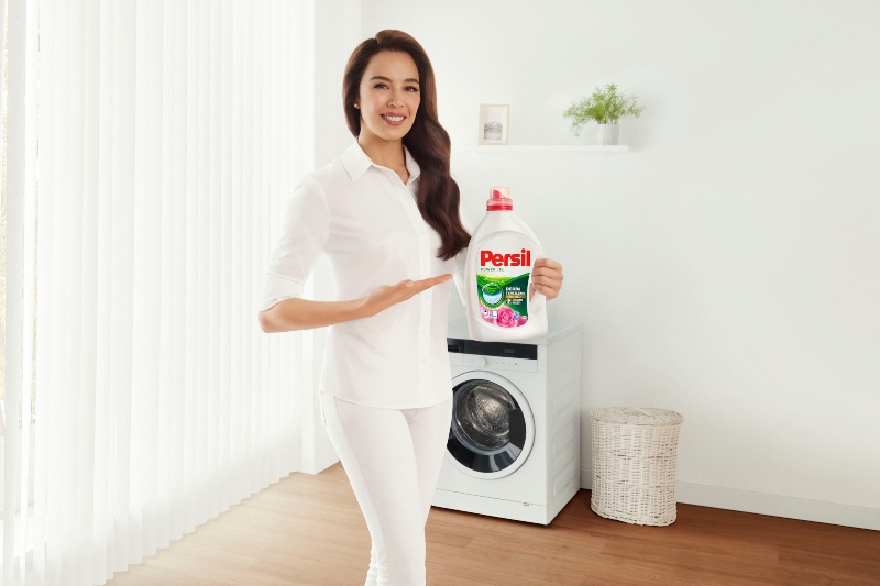 Persil Yeni Derin Temizleme Plus’ı Azra Akın İle Tanıtıyor