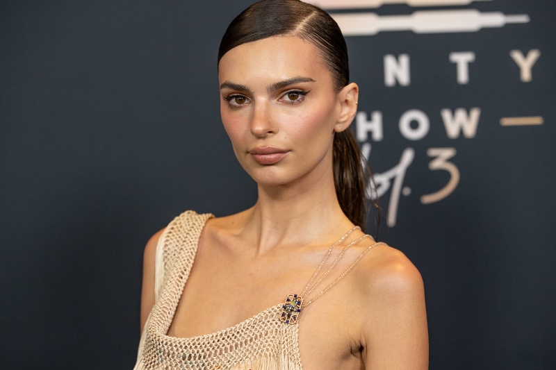 Emily Ratajkowski Tacize Uğradığını Açıkladı