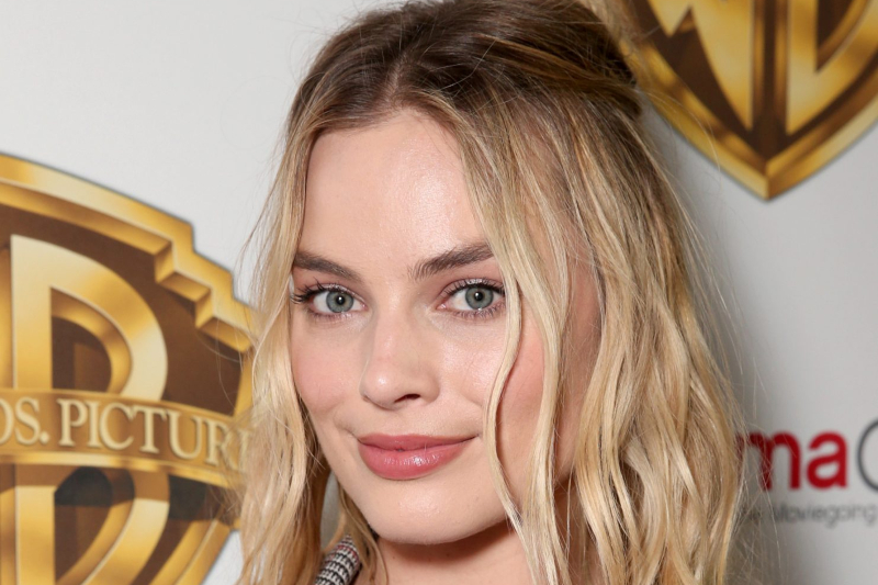 Margot Robbie Karayip Korsanları Serisinde Başrol Olabilir