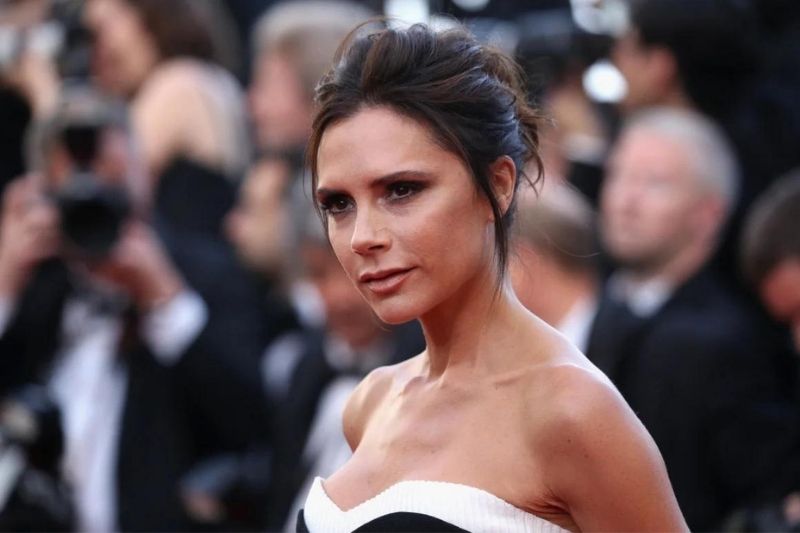 Victoria Beckham’dan dikkat çeken yeni yıl koleksiyonu