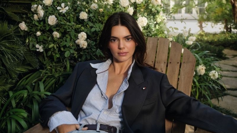 Tommy Hilfiger “Kendall ve Arkadaşları” İlkbahar 2024 kampanyasını duyurdu 