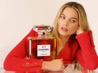 Chanel N°5'in yeni yüzü Margot Robbie oldu