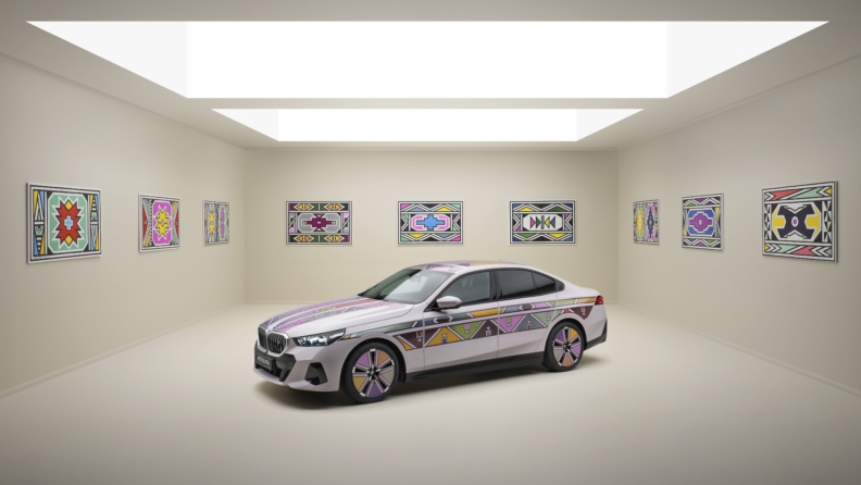 BMW i5 Flow NOSTOKANA, Los Angeles Frieze’den sonra Contemporary İstanbul’a geliyor