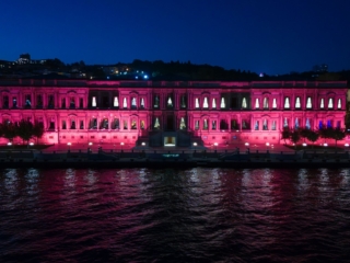 Çırağan Palace Kempinski İstanbul ve MEMEDER, meme kanseri farkındalığı ve erken tanının önemi için 10 yıldır el ele