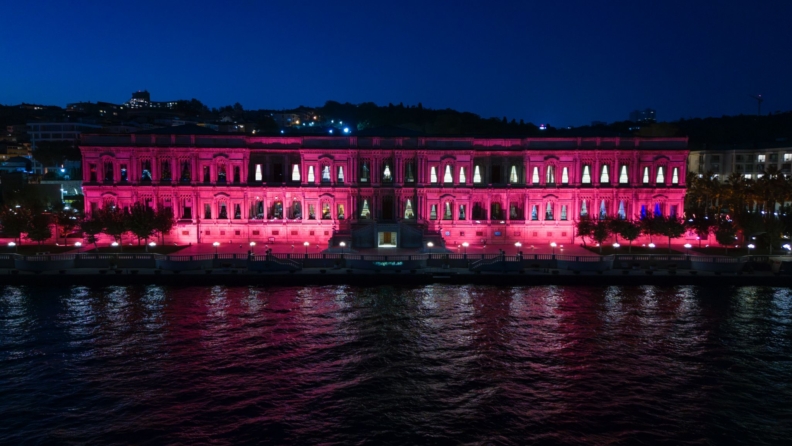 Çırağan Palace Kempinski İstanbul ve MEMEDER, meme kanseri farkındalığı ve erken tanının önemi için 10 yıldır el ele